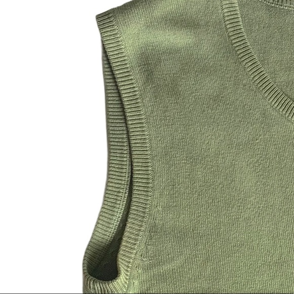 trendy pastel sleeveless sweater vest! - Picture 2 of 3